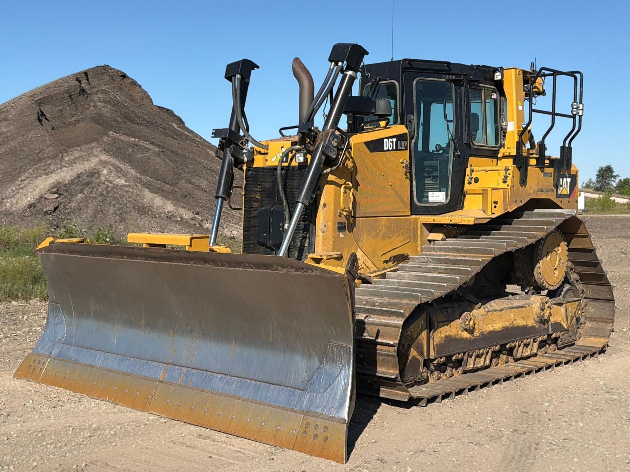 2017 Caterpillar D6T